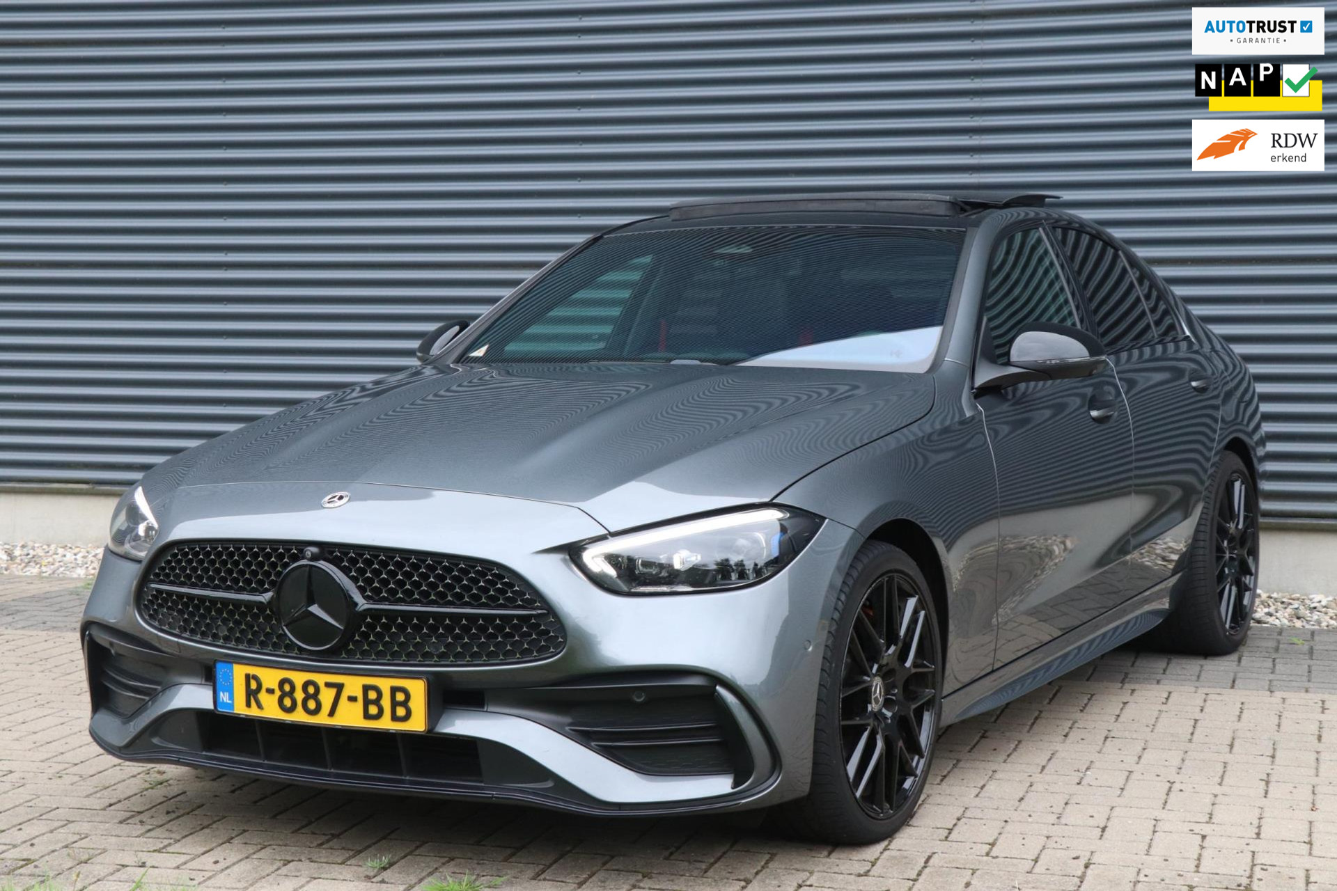 Mercedes-Benz C-Klasse 300 e AMG Line | PANO | 360 Camera | Full option! 57526910-39.jpg | Auto Kasva