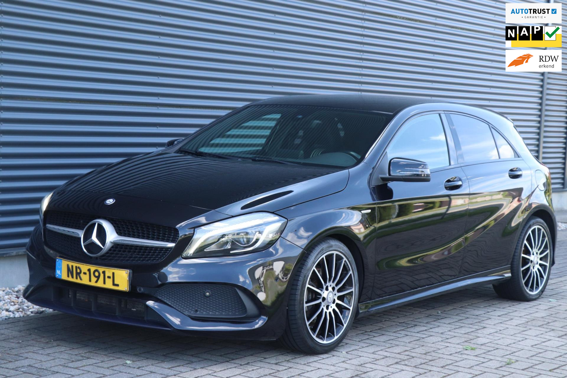 Mercedes-Benz A-Klasse 180 AMG Edition | GR NAVI - LED - NIGHTPAKKET 47376016-29.jpg | Auto Kasva