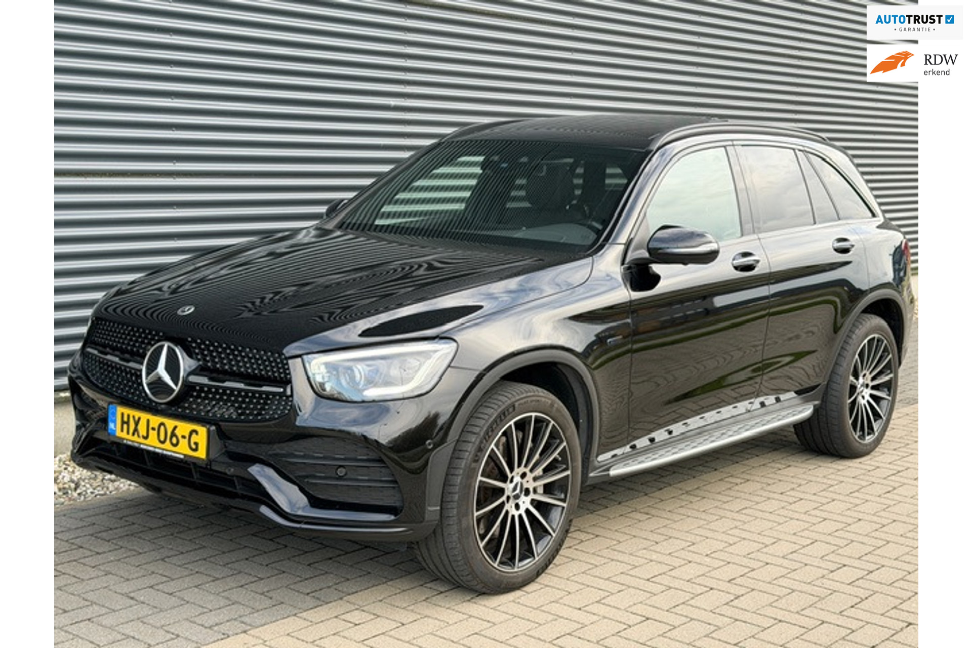 Mercedes-Benz GLC 300e | AMG / PANO / VOL! 47389041-22.jpg | Auto Kasva